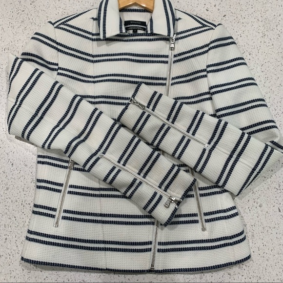 RW&Co zippered asymmetrical moto jacket - Picture 5 of 7